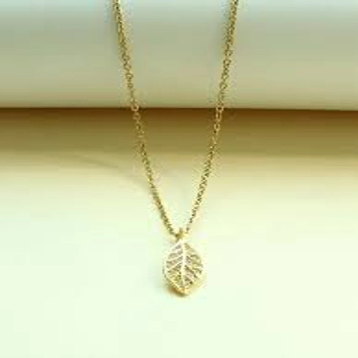 GOLD Plated Fashion Women Leaf Pendant Titanium Women's Necklace With Gift Box